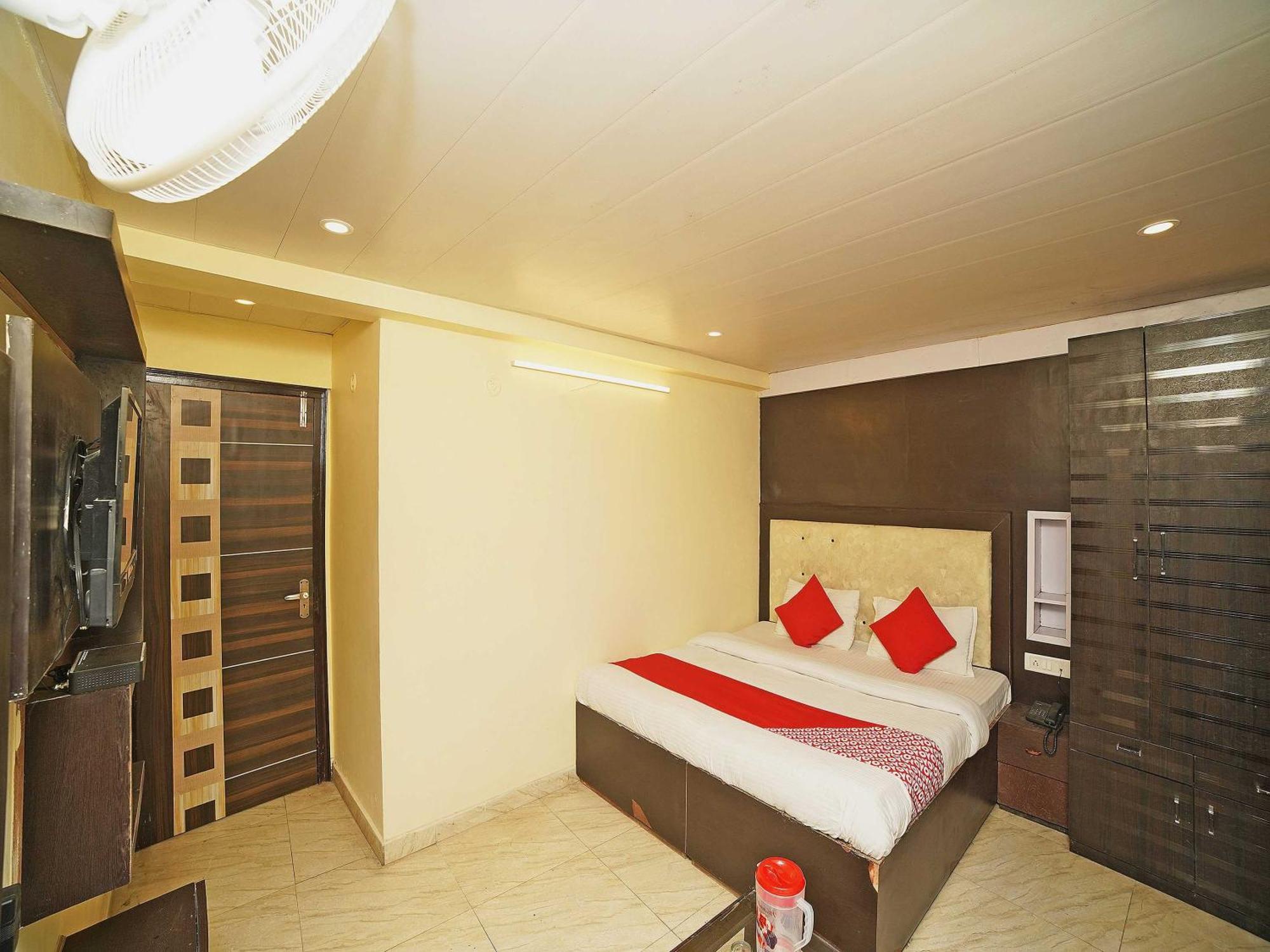Hotel Oyo Flagship 8594 Golden Nest Nainital Exterior foto